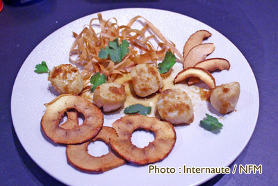 Recette coquilles Saint-Jacques gingembre soja copeaux croustillants de reinette